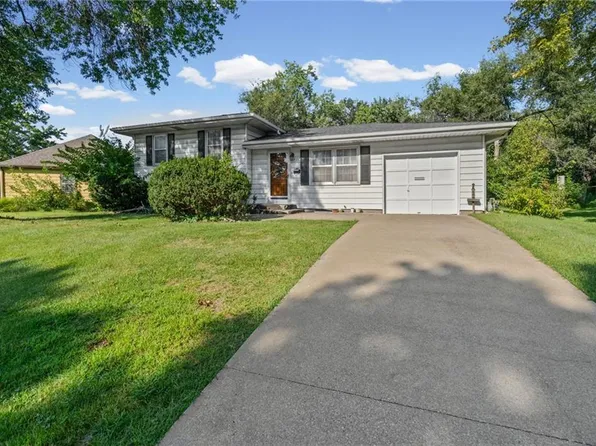 7426 Stearns St, Shawnee, KS 66203