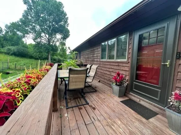 335 Stone Coal Rd, Volga, KY 41219