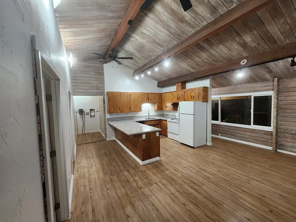 1111 Alturas Rd