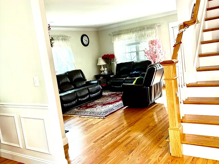 30 Wellesley Ave — Photo 18