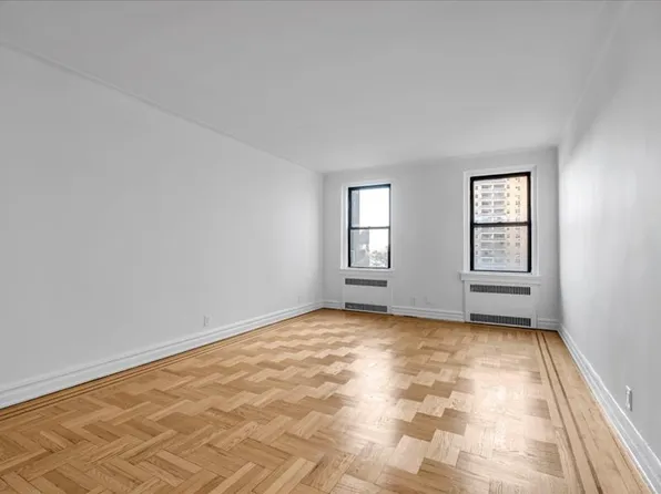 1120 Brighton Beach Avenue image 2 of 11