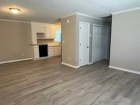 4585 Hartland Rd — Photo 9