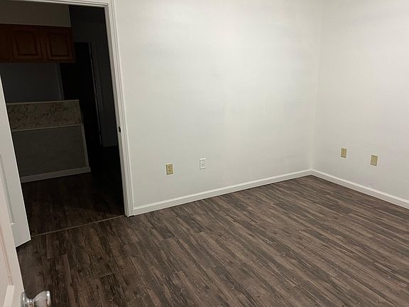 4th image of 898 Quadrilla Dr