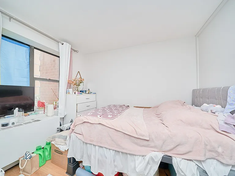 337 W 43rd St #6A — Photo 7