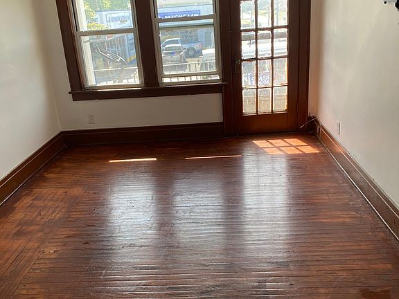 2nd image of 3215 Bailey Ave Front 3219