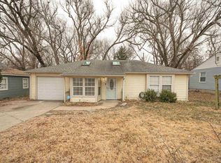 3562 SW Kirklawn Ave, Topeka, KS 66611