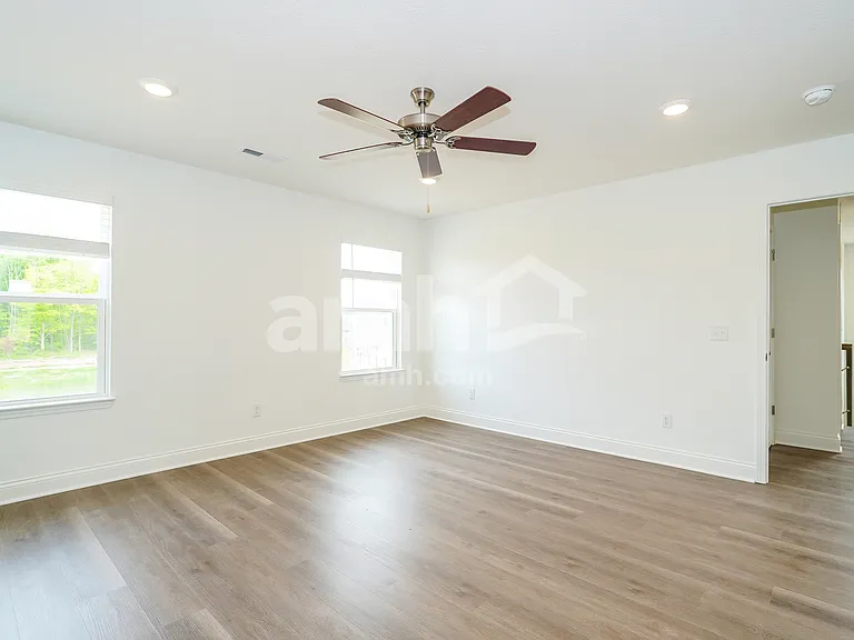 1056 Broyles Xing — Photo 9