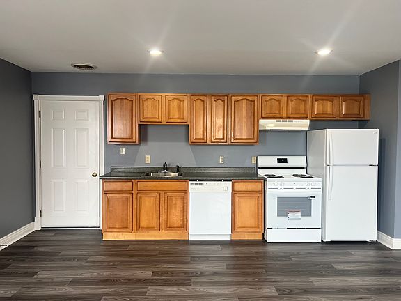 5th image of 61-67 Clinton St #202