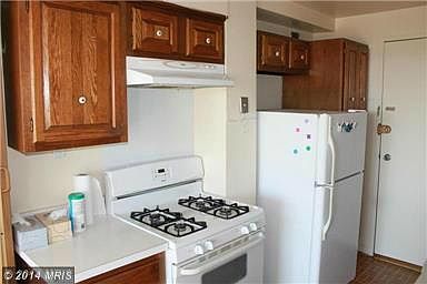 4th image of 10201 Grosvenor Pl APT 1410