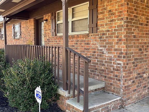 4th image of 49 Oak Meadows Dr