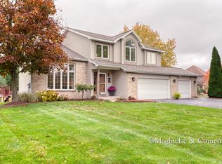 2313 Rolling Meadow Dr NE, Belmont, MI 49306