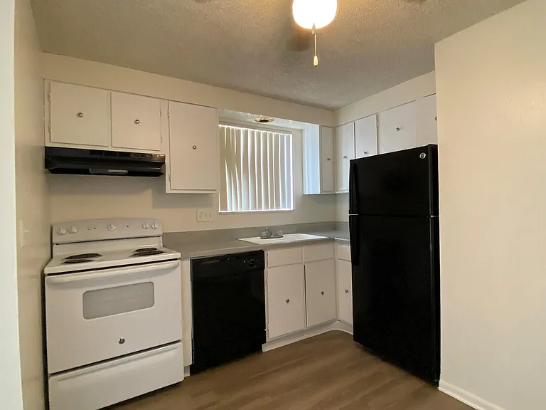 Garden Center Apt. 66 — Photo 15