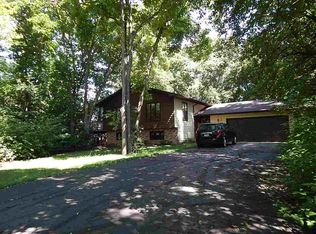 2880 Danbe Rd, Oshkosh, WI 54904