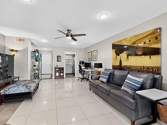 5th image of 2535 Wedglea Dr #114