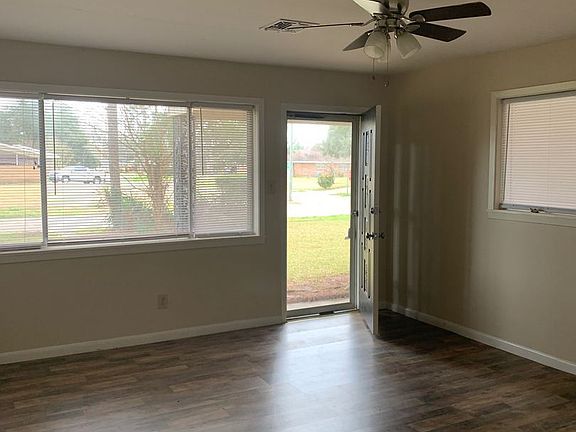 2nd image of 1905 Ray Ave