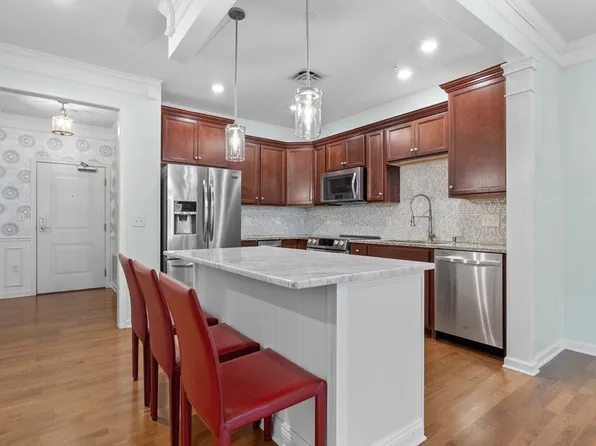 130 Trotter Rd #1211, Weymouth, MA 02190
