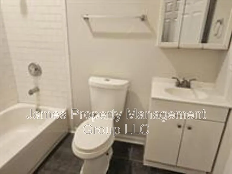 2731 W Congress Pkwy #1 — Photo 5