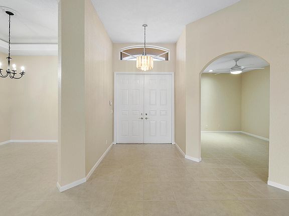 5th image of 6655 Catania Drive