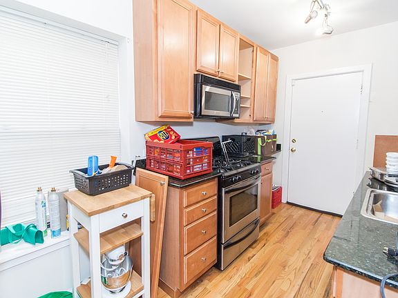 2nd image of 921 W Sunnyside Ave #9273S