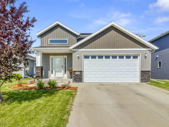 1334 6th St NW, West Fargo, ND 58078