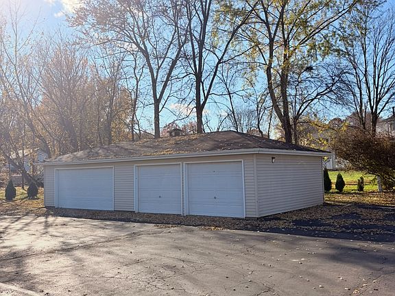 2nd image of 1428 North Rd SE #1426