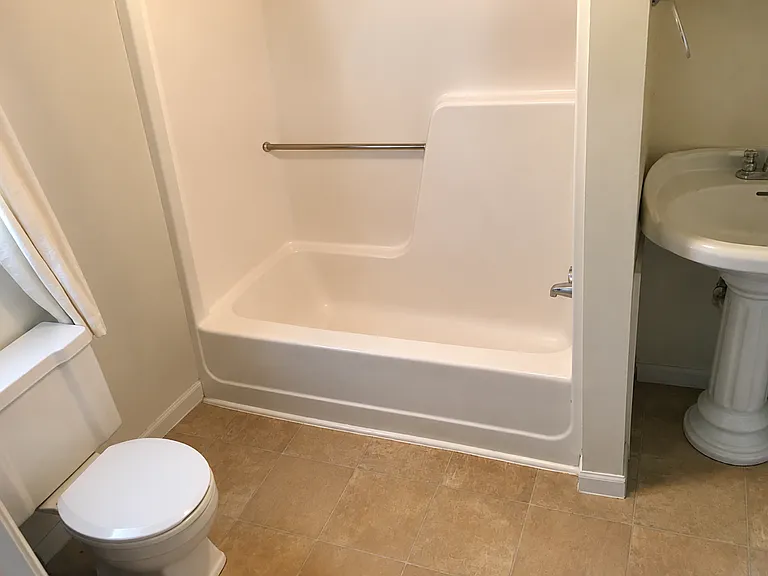 1012 Elliott Ave — Photo 10