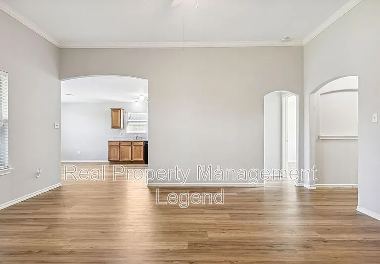 110 Magnolia St — Photo 22