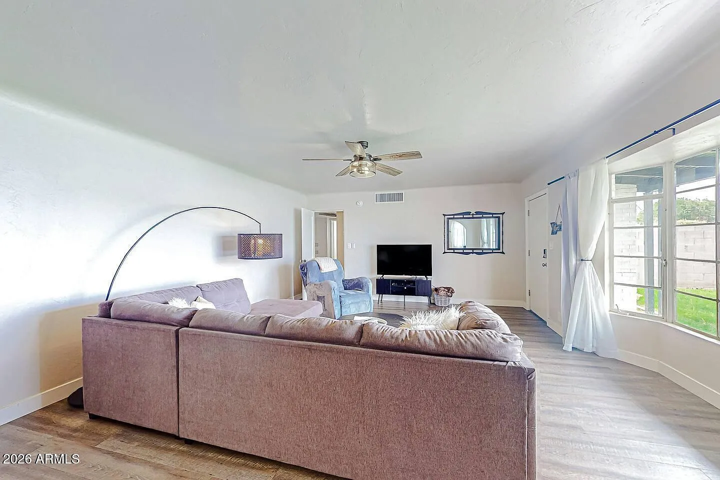 2 bed, 1.0 bath, 1058 sqft, $1,625 — Photo 3