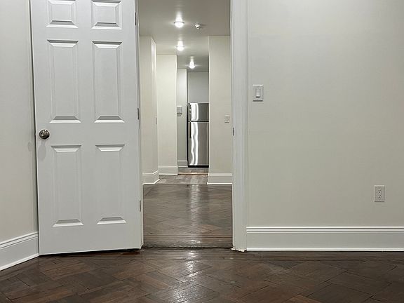 3rd image of 104 Glenwood Ave #205