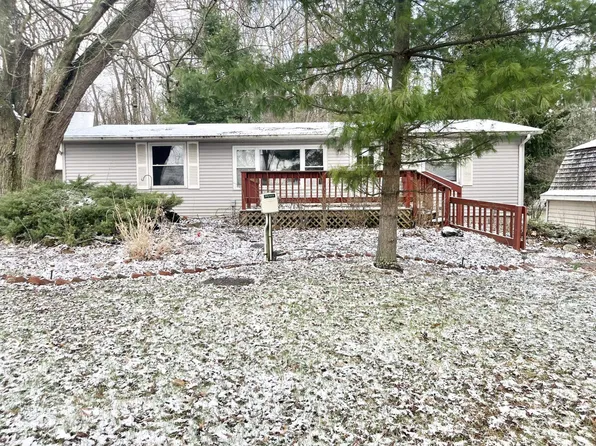 175 135th Ln, Angola, IN 46703