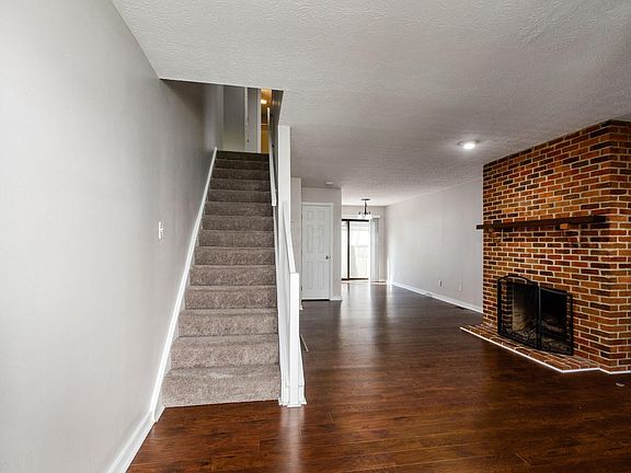 3rd image of 340 Saint Andrews Dr