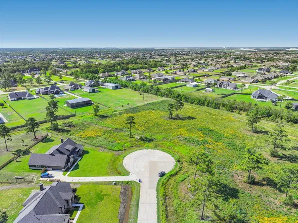 6502 Treme Bayou Dr, Baytown, TX 77523