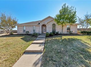 940 High Point Dr, Midlothian, TX 76065