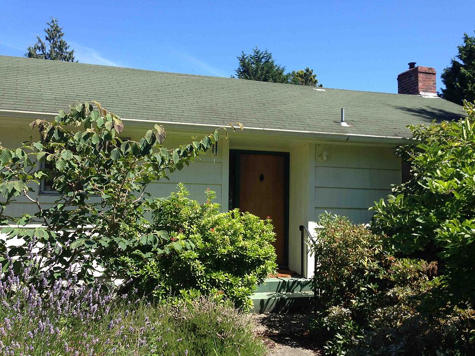2nd image of 5710 36th Ave NE