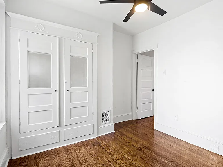 1329 S Lindenwood St — Photo 21