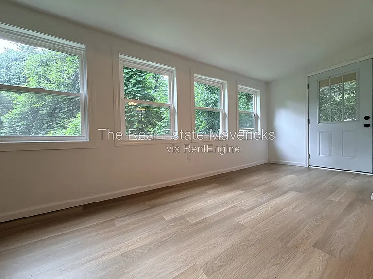 128 Phillips Hollow Rd — Photo 10