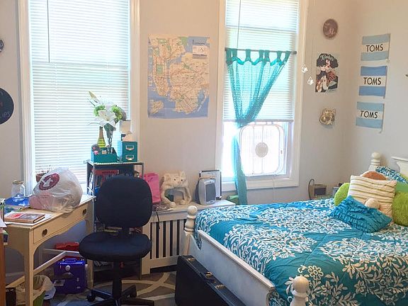 2nd image of 2218 41st St APT 1R