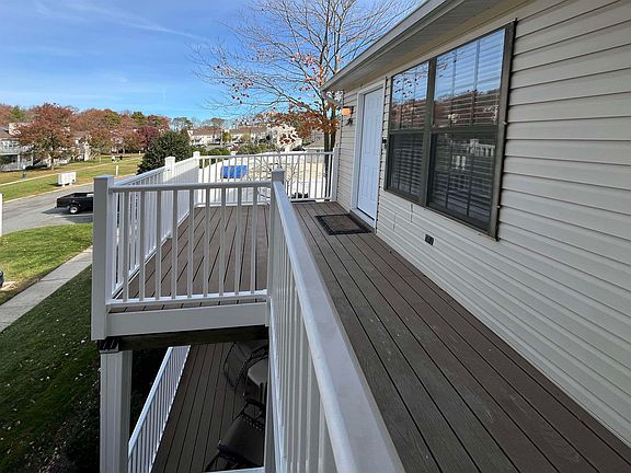 2nd image of 444 London Ct #Ii