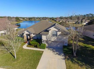 404 Martin Lakes Dr W, Jacksonville, FL 32220