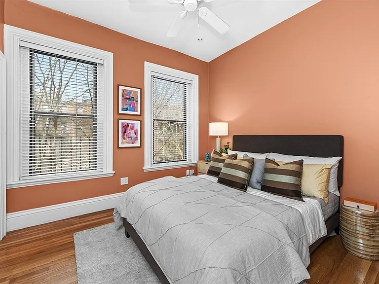 75 Montgomery St #3 — Photo 11