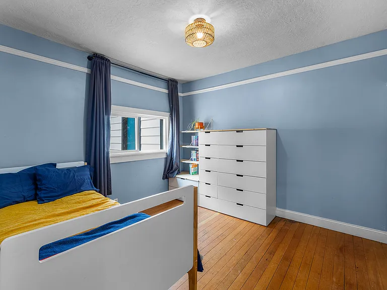 145 NW Jefferson Pl — Photo 14