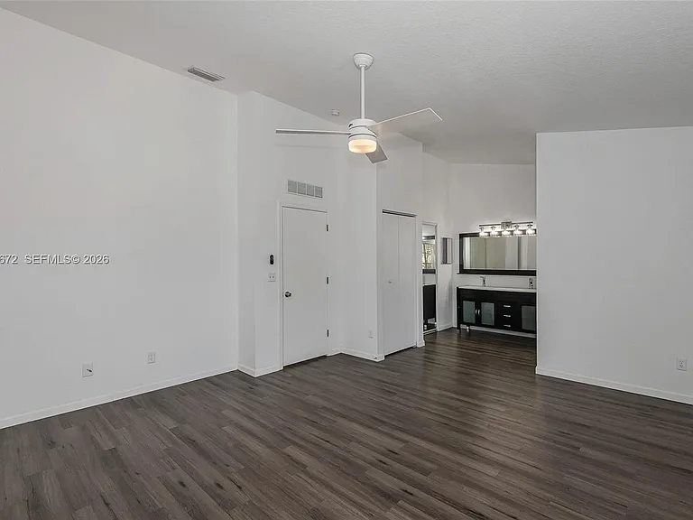 2123 SW 87th Ter — Photo 15