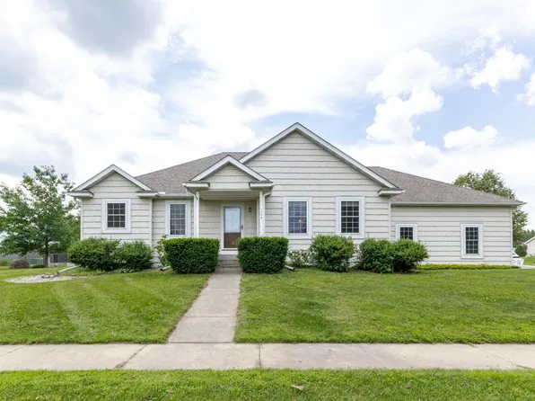 1404 8th St NW, Kasson, MN 55944