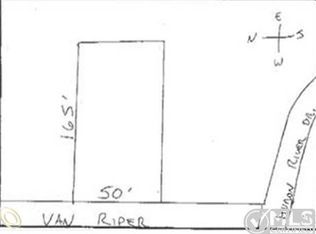 29465 Van Riper St, Flat Rock, MI 48134