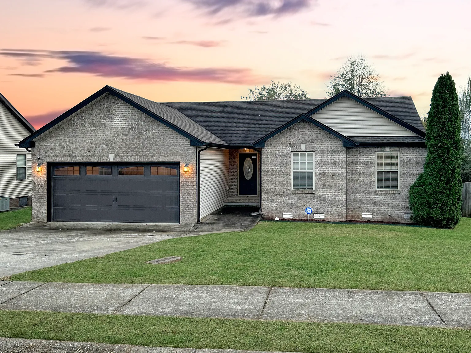 2480 Andersonville Dr — Photo 2