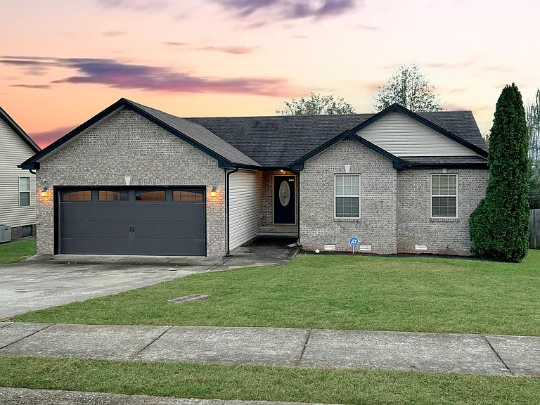 2480 Andersonville Dr — Photo 2