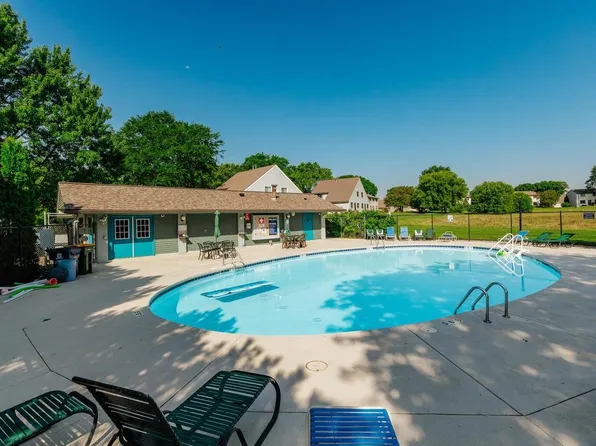 7365 S Delaine DRIVE, Oak Creek, WI 53154