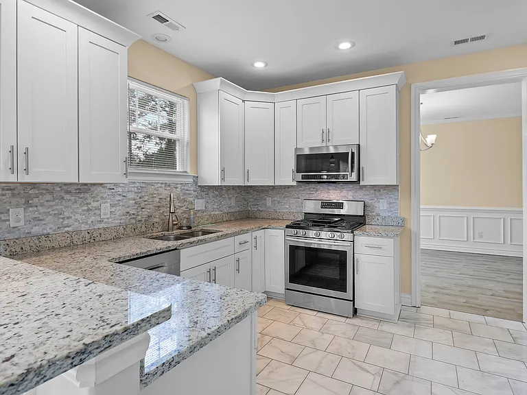 710 Beach Rd — Photo 22