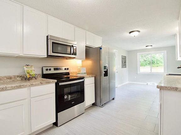 4th image of 1617 Plumtree Rd