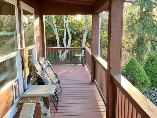 1171 Ray Hicks St, Raymond, WA 98577